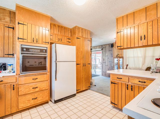 12900 Lowden LN, Manchaca, TX 78652