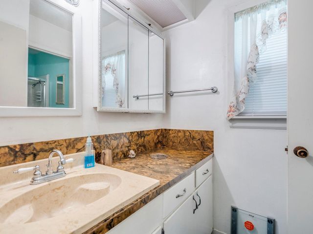 12900 Lowden LN, Manchaca, TX 78652