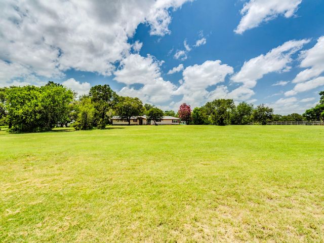 12900 Lowden LN, Manchaca, TX 78652