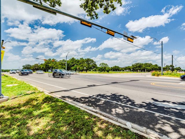 12900 Lowden LN, Manchaca, TX 78652