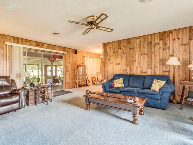 12900 Lowden LN, Manchaca, TX 78652