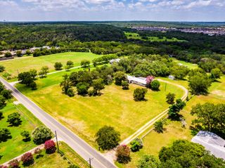 12900 Lowden LN, Manchaca, TX 78652