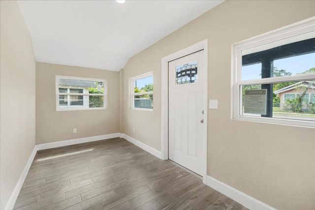 2810 6TH STREET S, St Petersburg, FL 33705