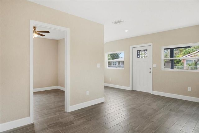 2810 6TH STREET S, St Petersburg, FL 33705