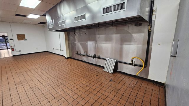 7350 S Stony Island Avenue 7350, Chicago, IL 60649