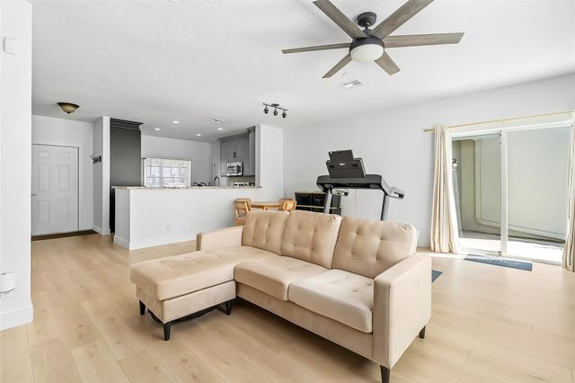 9500 Stanley Lane, Tamarac, FL 33321