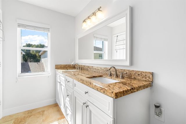 9500 Stanley Lane, Tamarac, FL 33321