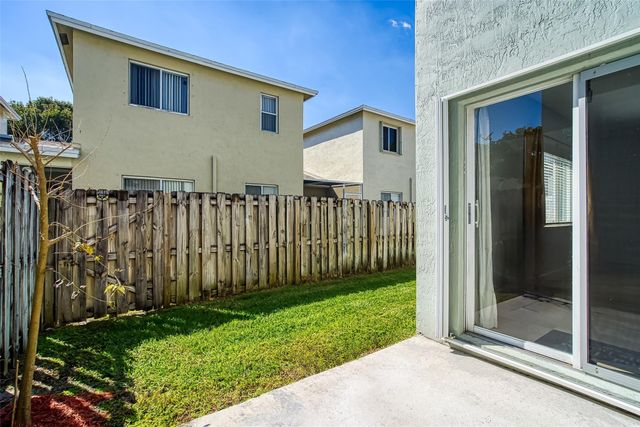 9500 Stanley Lane, Tamarac, FL 33321