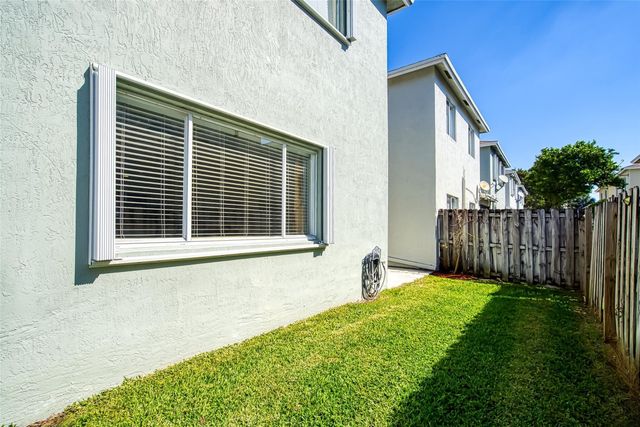 9500 Stanley Lane, Tamarac, FL 33321