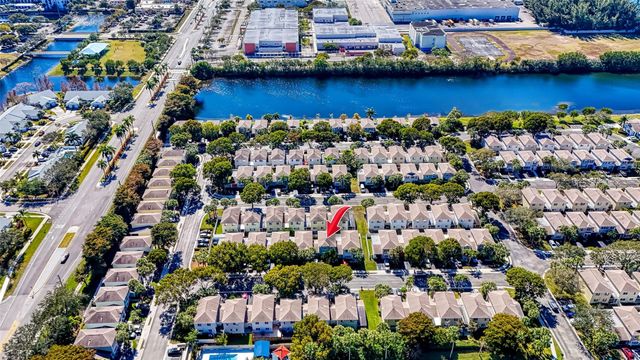 9500 Stanley Lane, Tamarac, FL 33321