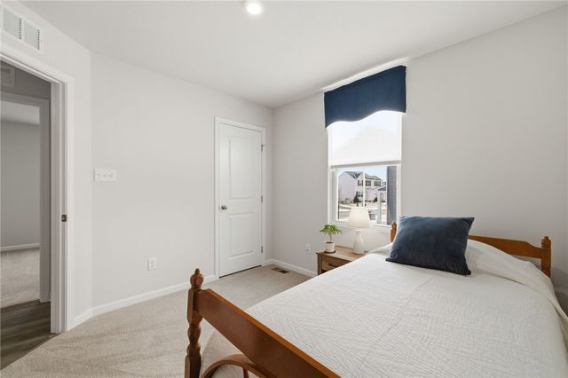 135 Alta Vista Dr, Findlay Twp, PA 15126