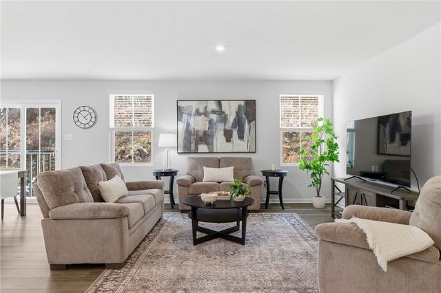 135 Alta Vista Dr, Findlay Twp, PA 15126