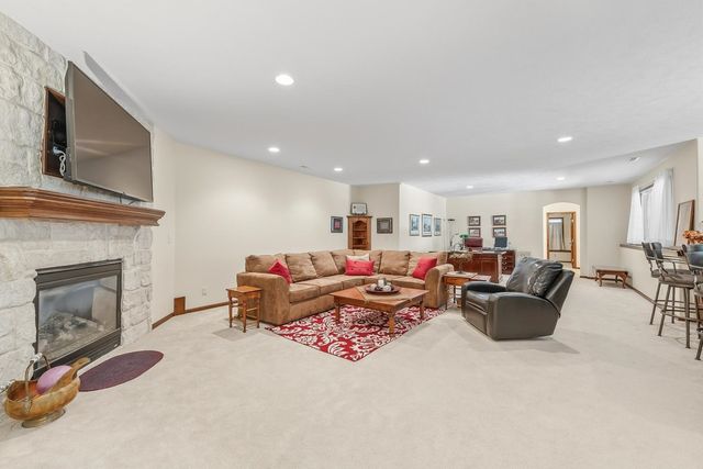 714 N Deerfield Ct, Andover, KS 67002
