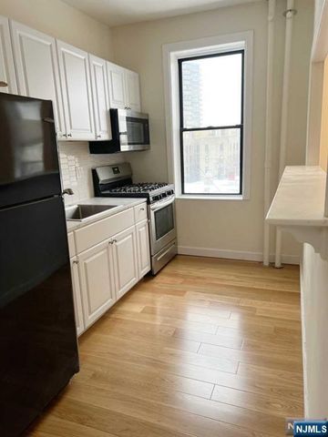 6114 Highland Place 3G, West New York, NJ 07093