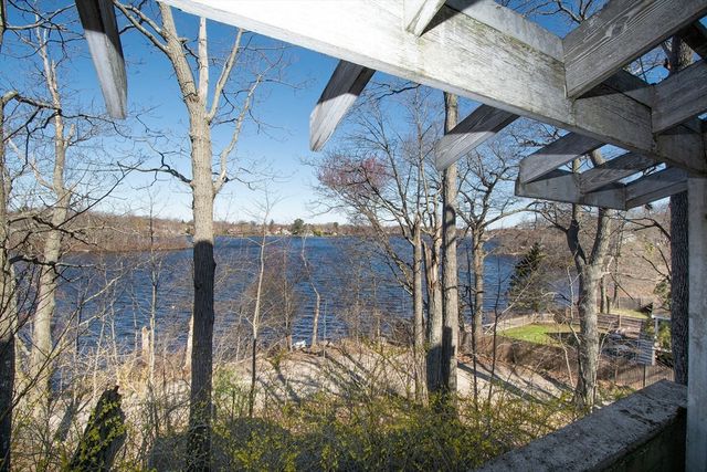 86 Westminster Rd, Weymouth, MA 02189