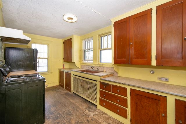 86 Westminster Rd, Weymouth, MA 02189