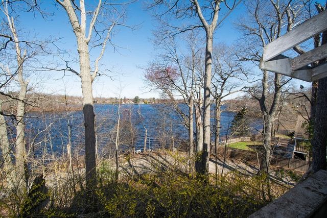 86 Westminster Rd, Weymouth, MA 02189