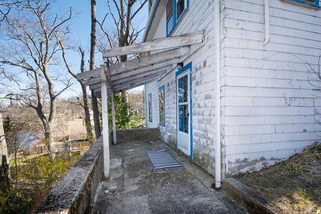 86 Westminster Rd, Weymouth, MA 02189