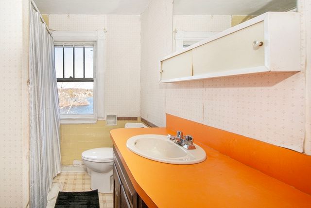 86 Westminster Rd, Weymouth, MA 02189