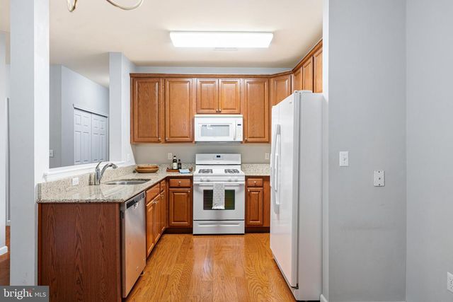 226 BREEDERS CUP DR, Cherry Hill, NJ 08002