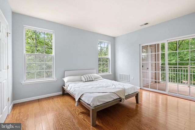 226 BREEDERS CUP DR, Cherry Hill, NJ 08002