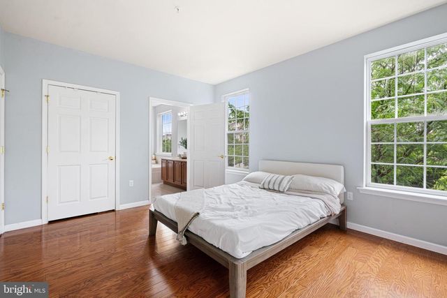 226 BREEDERS CUP DR, Cherry Hill, NJ 08002