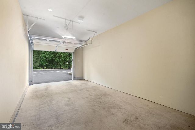 226 BREEDERS CUP DR, Cherry Hill, NJ 08002