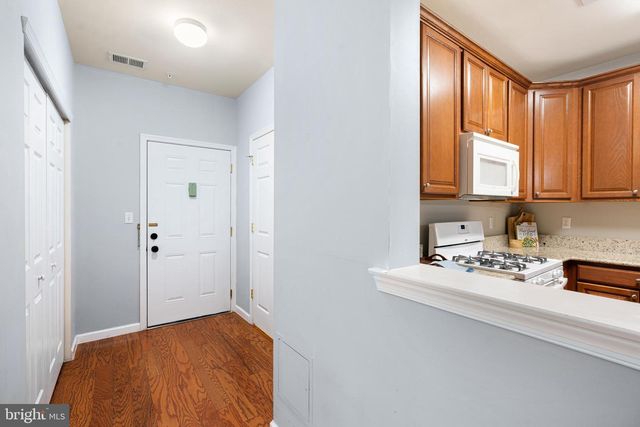 226 BREEDERS CUP DR, Cherry Hill, NJ 08002