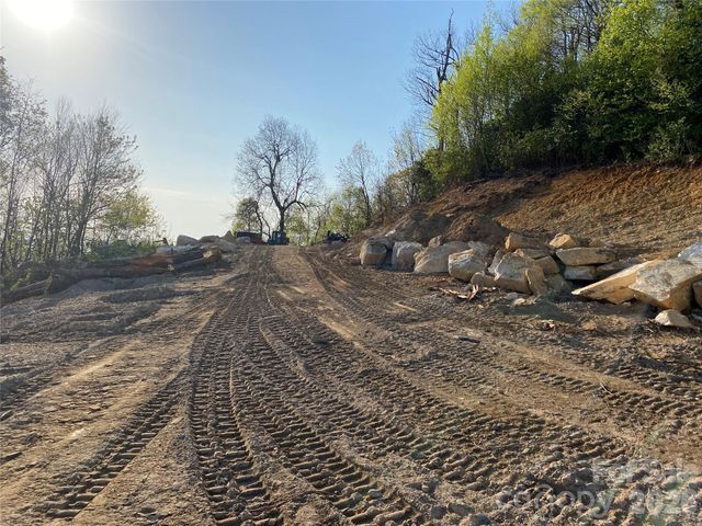 1170 Gabe Laugher Road, Hendersonville, NC 28792