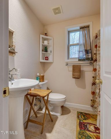 139 Charlie Harrell Lane, Hampton, TN 37658