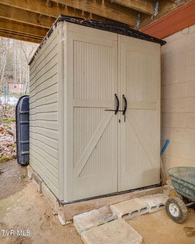 139 Charlie Harrell Lane, Hampton, TN 37658