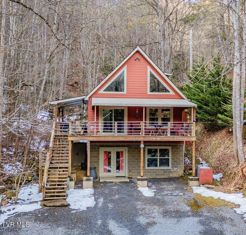 139 Charlie Harrell Lane, Hampton, TN 37658