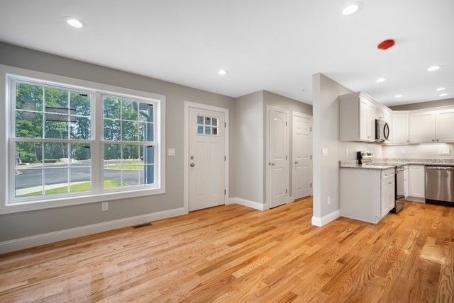 4 Sabrina Way G, Agawam, MA 01001