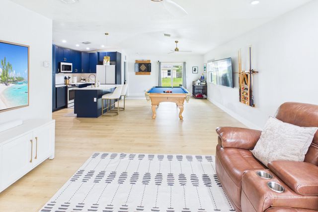 6784 3rd Street, Jupiter, FL 33458