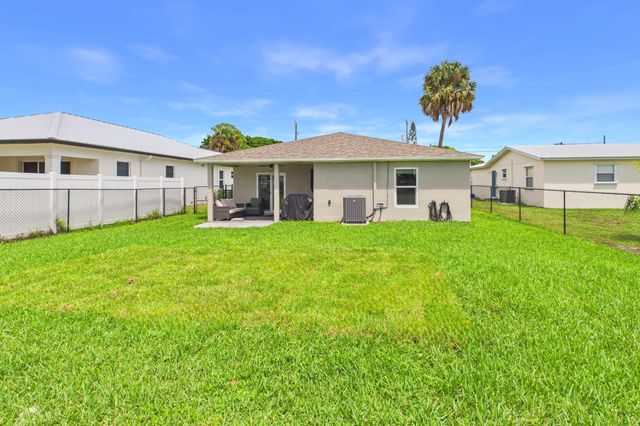 6784 3rd Street, Jupiter, FL 33458