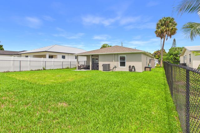 6784 3rd Street, Jupiter, FL 33458