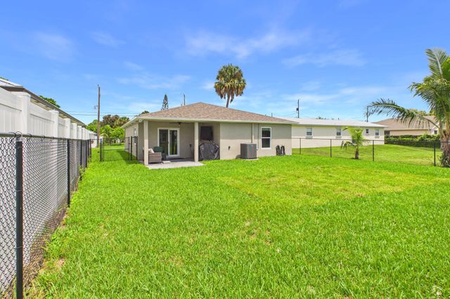 6784 3rd Street, Jupiter, FL 33458