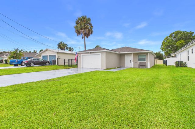 6784 3rd Street, Jupiter, FL 33458