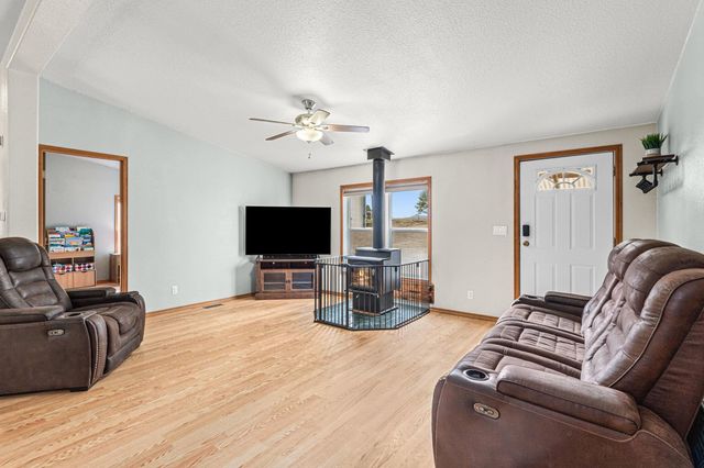 5228 W Cross Cut Rd, Deer Park, WA 99006