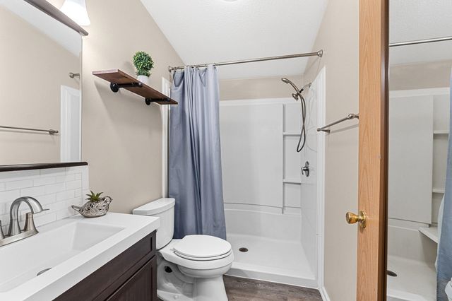 5228 W Cross Cut Rd, Deer Park, WA 99006