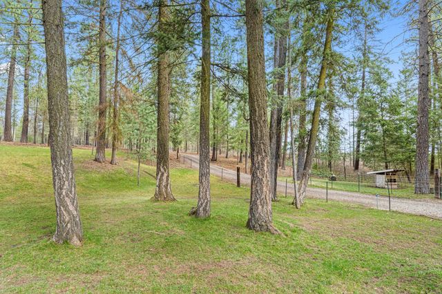 5228 W Cross Cut Rd, Deer Park, WA 99006