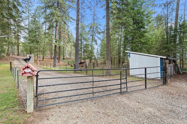 5228 W Cross Cut Rd, Deer Park, WA 99006