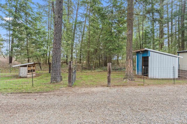5228 W Cross Cut Rd, Deer Park, WA 99006