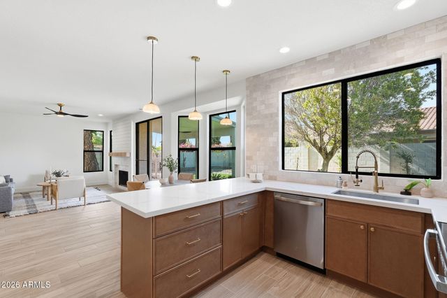 4608 E MARCONI Avenue, Phoenix, AZ 85032