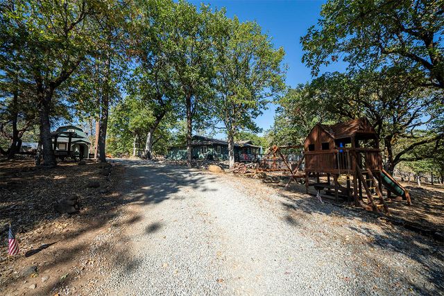332 Rene Drive, Shady Cove, OR 97539