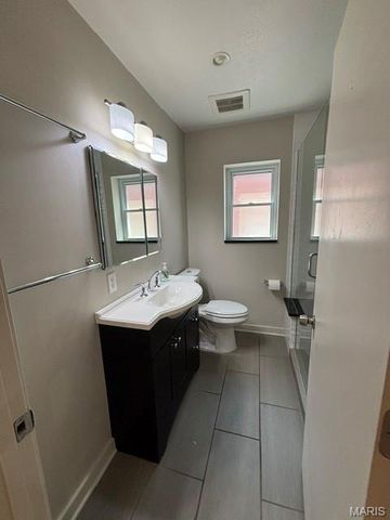 7543 Delmar Boulevard, University City, MO 63130