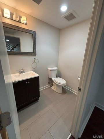 7543 Delmar Boulevard, University City, MO 63130