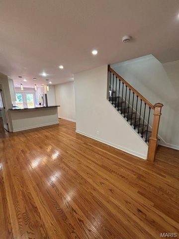 7543 Delmar Boulevard, University City, MO 63130