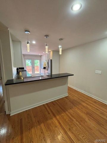 7543 Delmar Boulevard, University City, MO 63130