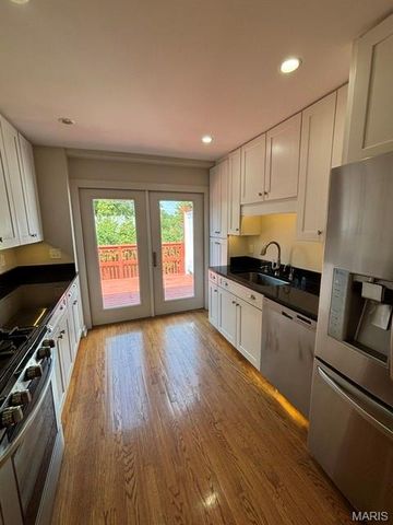 7543 Delmar Boulevard, University City, MO 63130